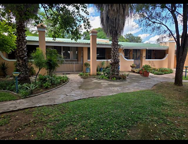 3 BEDROOM RETIREMENT UNIT FOR SALE IN ROOIBERG